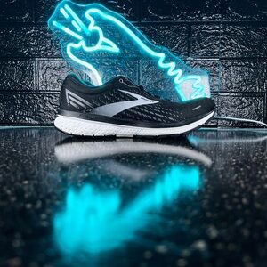 Brooks Ghost 13 Women’s Walking Gym Training Running Shoes Sneakers Black - 8